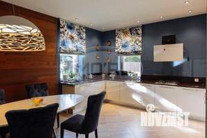 Дом 250м², 2-этажный, участок 18 сот.  