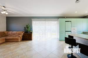 Дом 184м&sup2;, 2-этажный, участок 9 сот.  