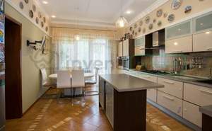 Дом 460м², 3-этажный, участок 5 сот.  