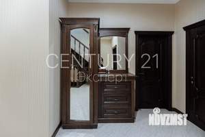 Дом 295м², 2-этажный, участок 6 сот.  