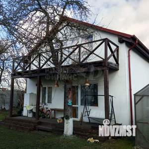 Дом 180м&sup2;, 2-этажный, участок 10 сот.  