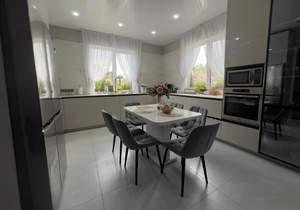 Дом 175м&sup2;, 2-этажный, участок 5 сот.  