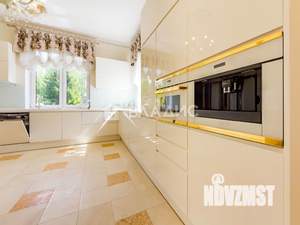 Дом 507м&sup2;, 3-этажный, участок 7 сот.  