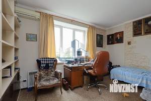 Дом 455м², 3-этажный, участок 1200 сот.  
