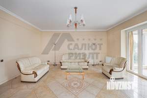 Таунхаус 278м&sup2;, 3-этажный, участок 2 сот.  