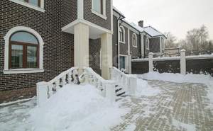 Дом 261м&sup2;, 3-этажный, участок 7 сот.  