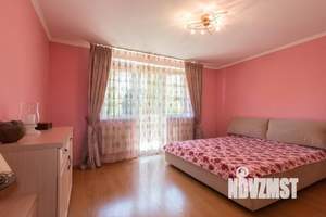Дом 225м², 2-этажный, участок 11 сот.  