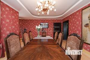 Дом 320м², 3-этажный, участок 12 сот.  