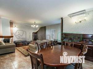 Дом 220м², 2-этажный, участок 6 сот.  
