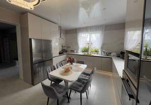 Дом 175м&sup2;, 2-этажный, участок 5 сот.  