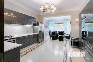 Таунхаус 470м², 3-этажный, участок 3 сот.  