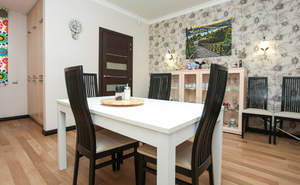 Дом 165м&sup2;, 3-этажный, участок 1 сот.  