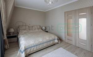 Дом 216м², 3-этажный, участок 4 сот.  