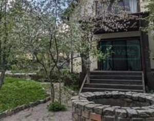 Дом 193м&sup2;, 2-этажный, участок 7 сот.  