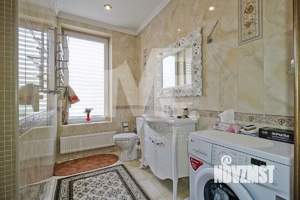 Дом 240м², 3-этажный, участок 6 сот.  