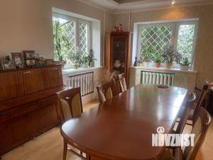 Дом 445м², 4-этажный, участок 8 сот.  