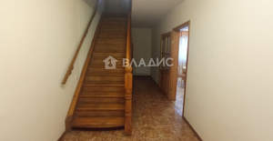Дом 430м², 3-этажный, участок 12 сот.  