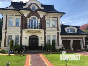 Дом 500м&sup2;, 3-этажный, участок 12 сот.  