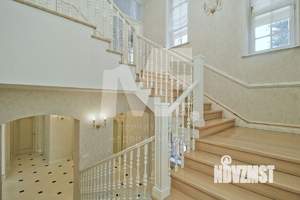 Дом 520м², 3-этажный, участок 6 сот.  