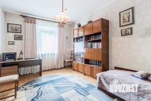 Дом 461м&sup2;, 3-этажный, участок 8 сот.  