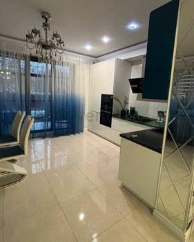 Дом 225м&sup2;, 3-этажный, участок 4 сот.  