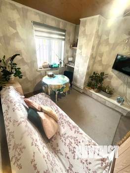 Дом 60м², 2-этажный, участок 6 сот.  