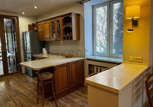 Дом 290м&sup2;, 3-этажный, участок 16 сот.  