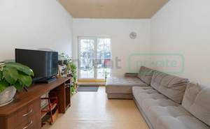 Дом 100м&sup2;, 2-этажный, участок 4 сот.  