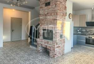 Дом 160м&sup2;, 2-этажный, участок 4 сот.  