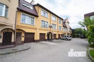 Таунхаус 138м², 3-этажный, участок 1 сот.  