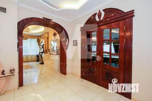 Дом 350м², 3-этажный, участок 11 сот.  