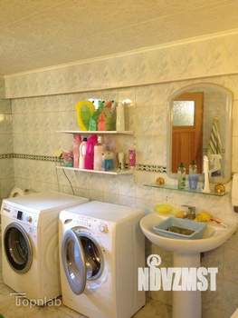 Дом 880м², 3-этажный, участок 14 сот.  