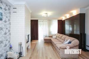 Таунхаус 165м&sup2;, 3-этажный, участок 1 сот.  