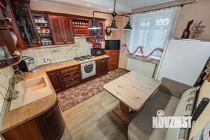 Дом 158м&sup2;, 3-этажный, участок 4 сот.  