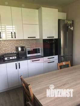 Дом 176м&sup2;, 2-этажный, участок 7 сот.  