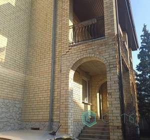 Дом 347м&sup2;, 3-этажный, участок 10 сот.  