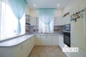 Дом 240м², 3-этажный, участок 5 сот.  