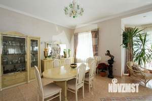 Дом 410м², 3-этажный, участок 10 сот.  