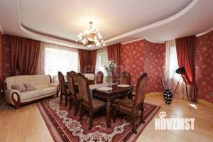 Дом 320м², 3-этажный, участок 12 сот.  