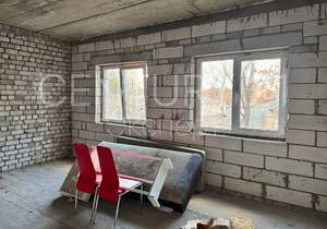 Дом 161м&sup2;, 3-этажный, участок 1 сот.  