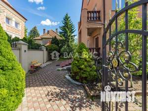 Дом 380м&sup2;, 4-этажный, участок 6 сот.  