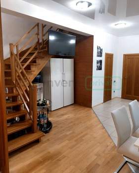 Дом 160м&sup2;, 3-этажный, участок 2 сот.  