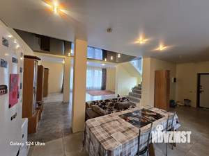 Коттедж 254м&sup2;, 3-этажный, участок 6 сот.  