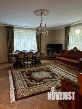 Дом 335м&sup2;, 3-этажный, участок 6 сот.  