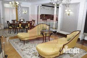 Дом 489м², 3-этажный, участок 6 сот.  