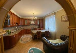 Дом 334м&sup2;, 3-этажный, участок 6 сот.  