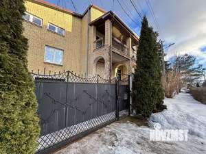 Дом 347м&sup2;, 2-этажный, участок 10 сот.  