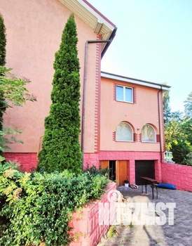 Дом 450м², 3-этажный, участок 8 сот.  