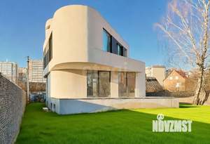 Дом 608м&sup2;, 3-этажный, участок 12 сот.  