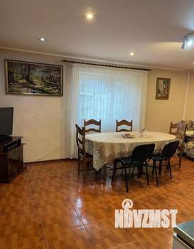 Дом 152м&sup2;, 3-этажный, участок 5 сот.  